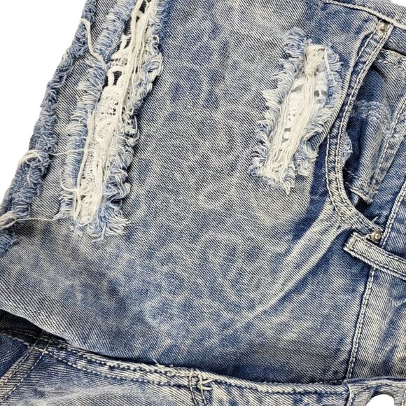 YMI Wanna Betta Butt Low-Rise Distressed Frayed Hem Denim Shorts Size 11 - Picture 6 of 7